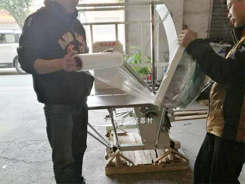 纸箱捆绑机