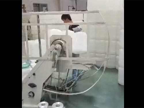 塑料桶捆绑机视频富宾...
